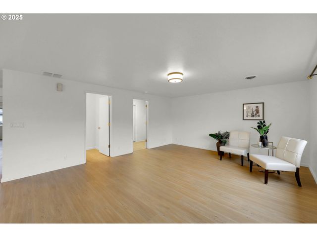 837 ARMSTRONG Ave, Eugene, OR 97404