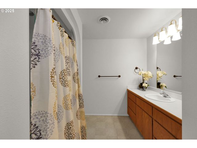 837 ARMSTRONG Ave, Eugene, OR 97404