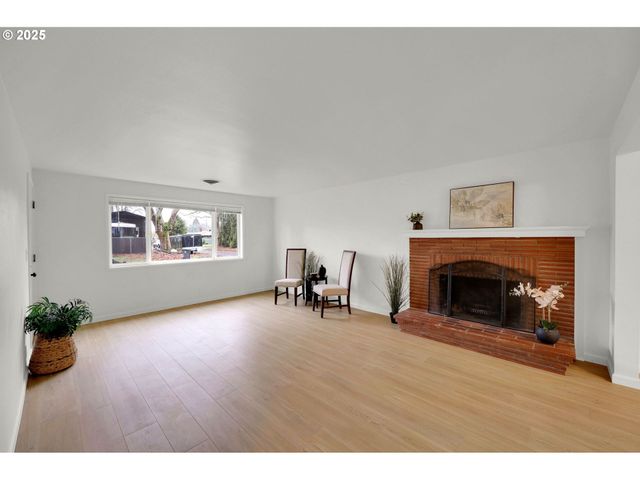 837 ARMSTRONG Ave, Eugene, OR 97404