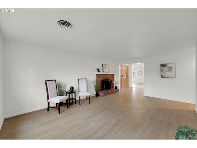 837 ARMSTRONG Ave, Eugene, OR 97404