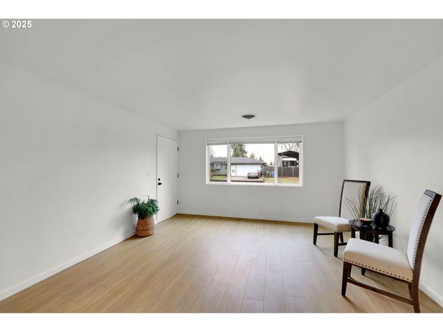 837 ARMSTRONG Ave, Eugene, OR 97404