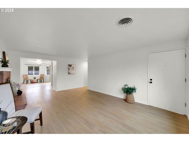 837 ARMSTRONG Ave, Eugene, OR 97404