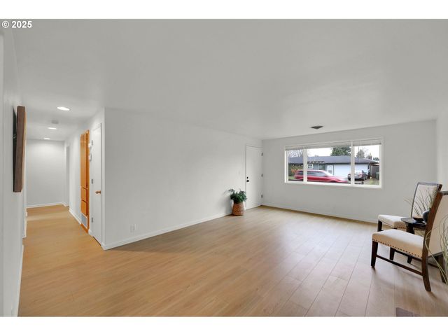 837 ARMSTRONG Ave, Eugene, OR 97404