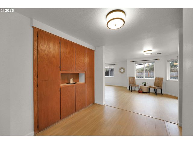 837 ARMSTRONG Ave, Eugene, OR 97404