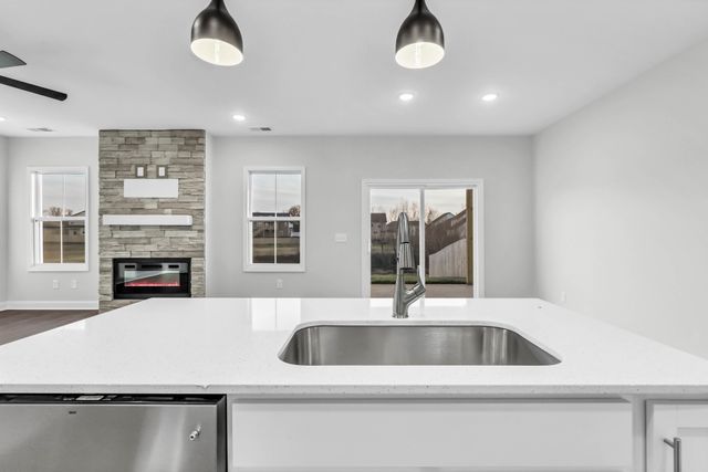 2685 Brewster Dr, Clarksville, TN 37042