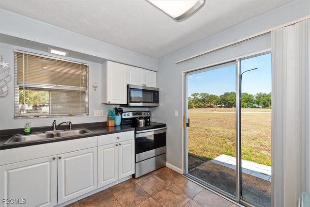 10746 Lemontree CT, Lehigh Acres, FL 33936