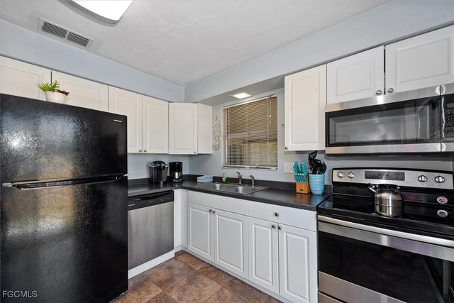 10746 Lemontree CT, Lehigh Acres, FL 33936