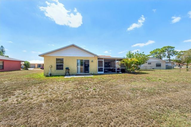 10746 Lemontree CT, Lehigh Acres, FL 33936