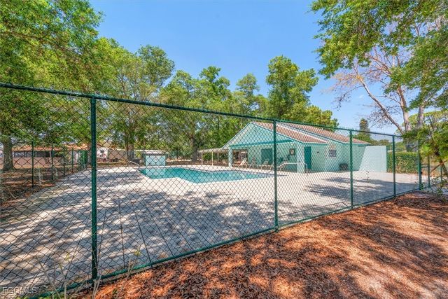 10746 Lemontree CT, Lehigh Acres, FL 33936