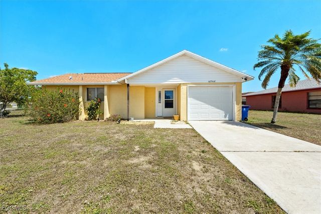 10746 Lemontree CT, Lehigh Acres, FL 33936