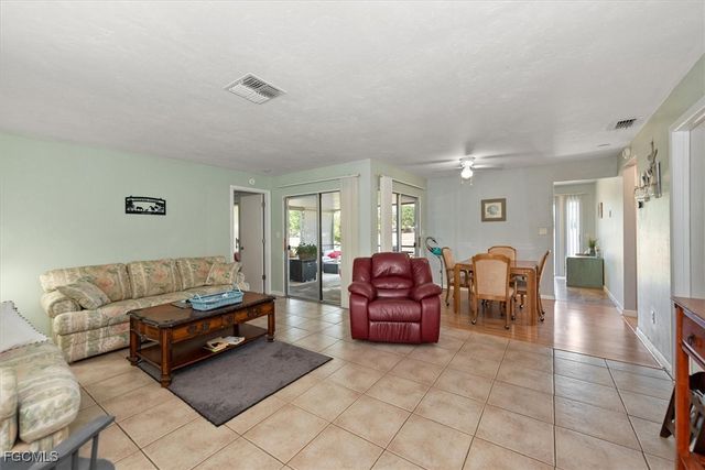 10746 Lemontree CT, Lehigh Acres, FL 33936