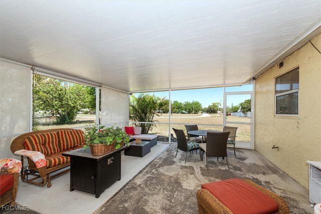 10746 Lemontree CT, Lehigh Acres, FL 33936