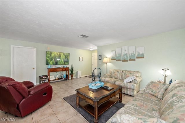 10746 Lemontree CT, Lehigh Acres, FL 33936