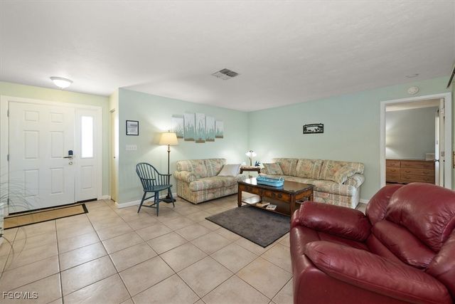 10746 Lemontree CT, Lehigh Acres, FL 33936