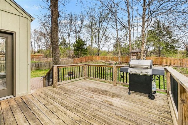 1808 NW 79th Terrace, Kansas City, MO 64151