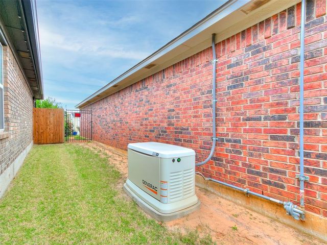 416 Kearny Lane, Yukon, OK 73099