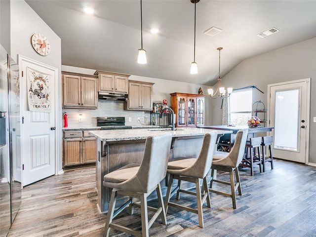 416 Kearny Lane, Yukon, OK 73099