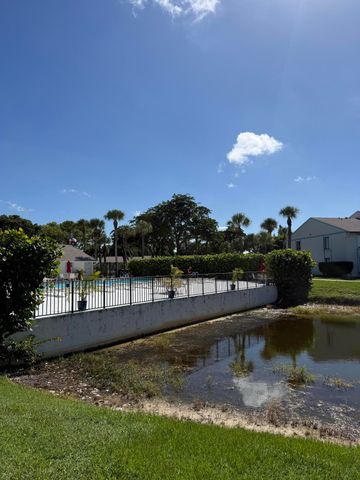 1110 GREEN PINE Boulevard C2, West Palm Beach, FL 33409