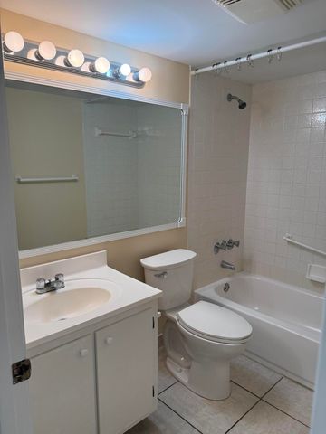 1110 GREEN PINE Boulevard C2, West Palm Beach, FL 33409