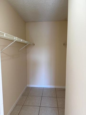 1110 GREEN PINE Boulevard C2, West Palm Beach, FL 33409
