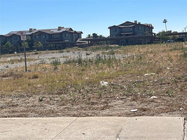 9420 Sierra Avenue, Fontana, CA 92335