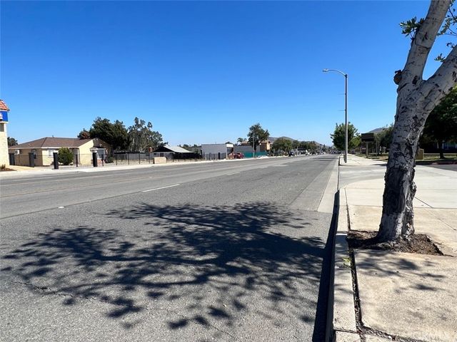 9420 Sierra Avenue, Fontana, CA 92335