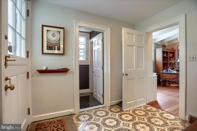 10 W LAKE AVE, Baltimore, MD 21210