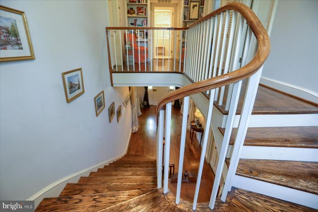 10 W LAKE AVE, Baltimore, MD 21210