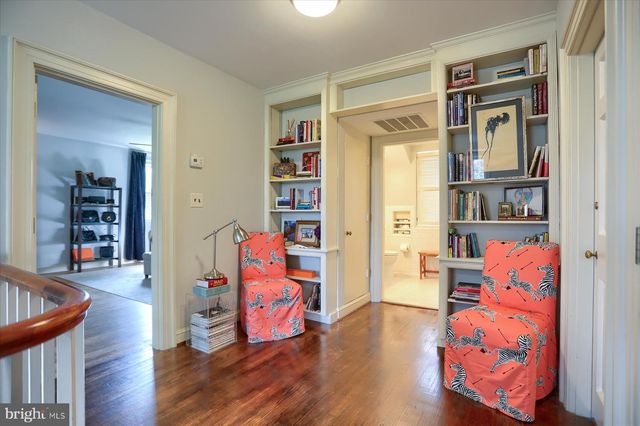 10 W LAKE AVE, Baltimore, MD 21210