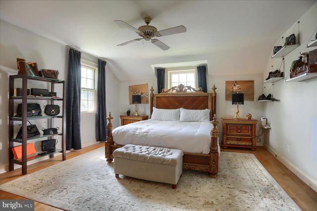 10 W LAKE AVE, Baltimore, MD 21210