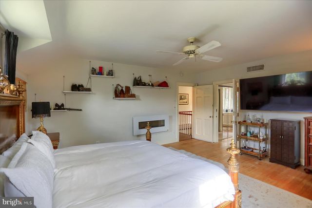 10 W LAKE AVE, Baltimore, MD 21210