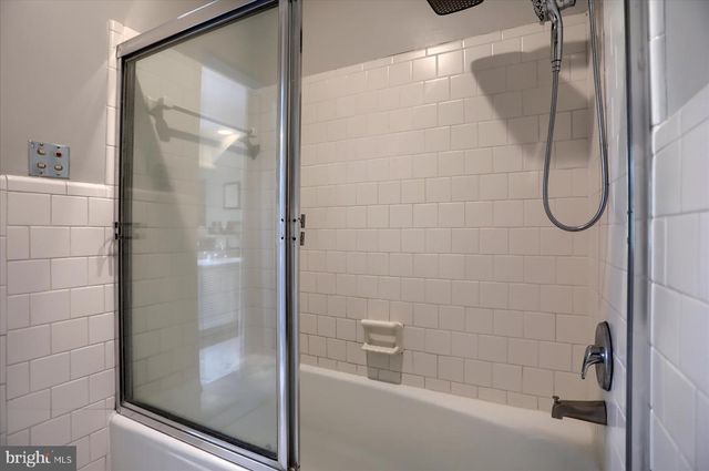 10 W LAKE AVE, Baltimore, MD 21210