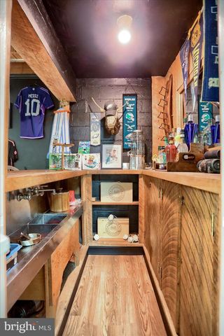 10 W LAKE AVE, Baltimore, MD 21210