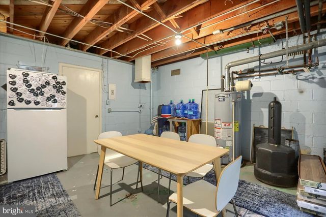10 W LAKE AVE, Baltimore, MD 21210