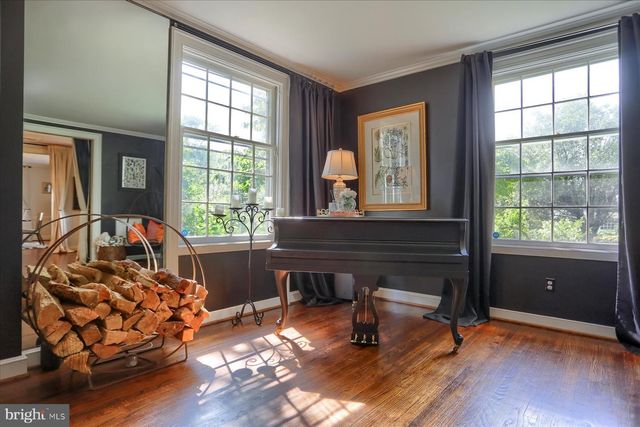 10 W LAKE AVE, Baltimore, MD 21210
