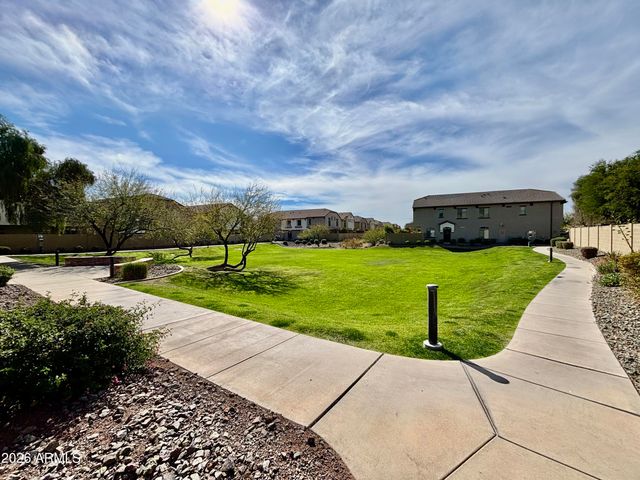 2725 E Mine Creek Road 1081, Phoenix, AZ 85024