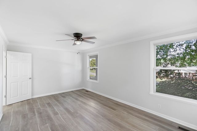 211 General Forrest Dr, Springfield, TN 37172