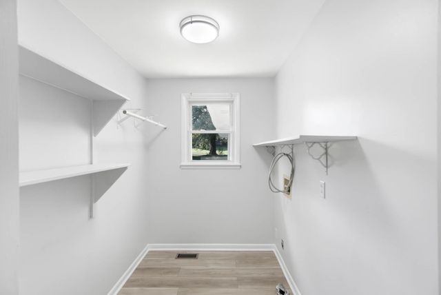 211 General Forrest Dr, Springfield, TN 37172