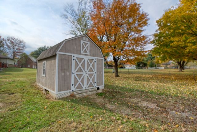 211 General Forrest Dr, Springfield, TN 37172