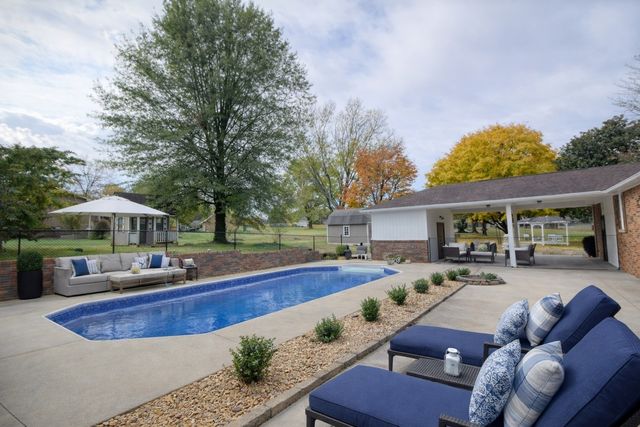 211 General Forrest Dr, Springfield, TN 37172