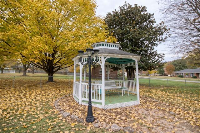 211 General Forrest Dr, Springfield, TN 37172