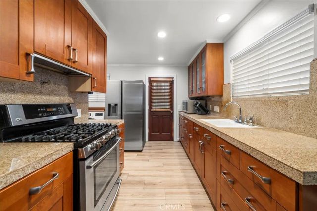 11228 Blythe, Sun Valley, CA 91352