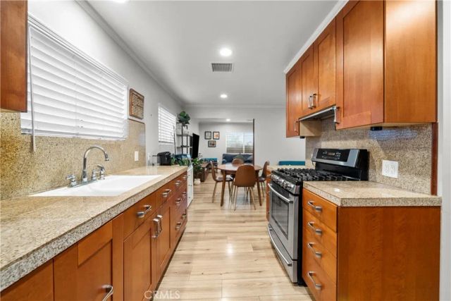 11228 Blythe, Sun Valley, CA 91352