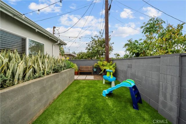 11228 Blythe, Sun Valley, CA 91352