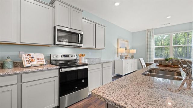 58 Weymouth Drive, Locust Grove, GA 30248