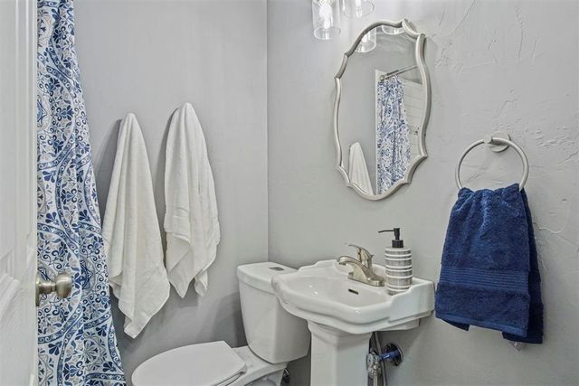 1704 Cairo Avenue, Oklahoma City, OK 73111