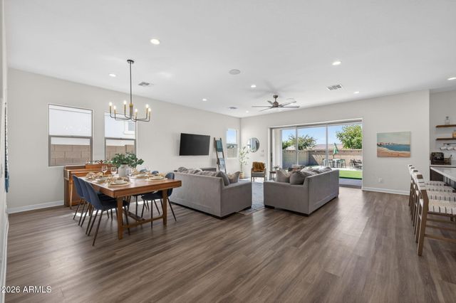 11024 E UTAH Avenue, Mesa, AZ 85212