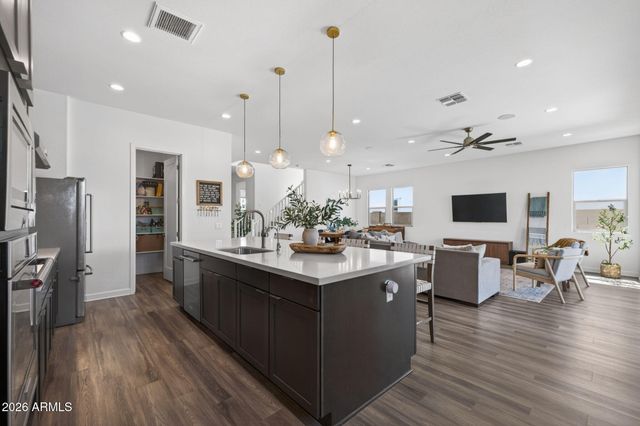 11024 E UTAH Avenue, Mesa, AZ 85212