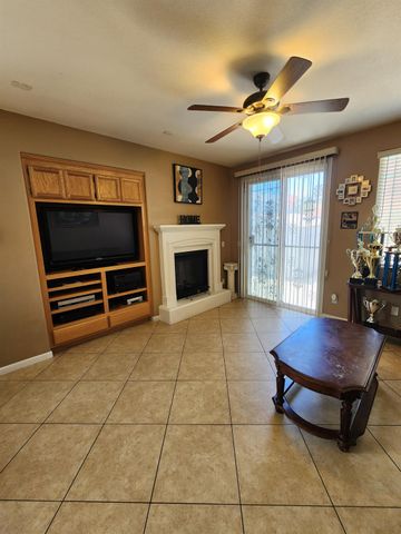 7312 Del Prado Way, Sacramento, CA 95828