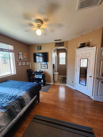 7312 Del Prado Way, Sacramento, CA 95828